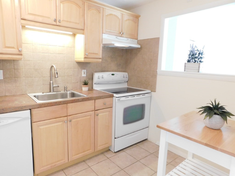 84 Summer Ave #10 - Photo 2 of 9