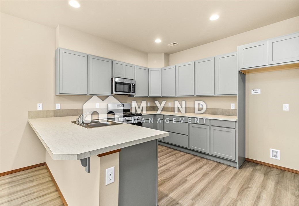 1050 Magnuson Way - Photo 3 of 6