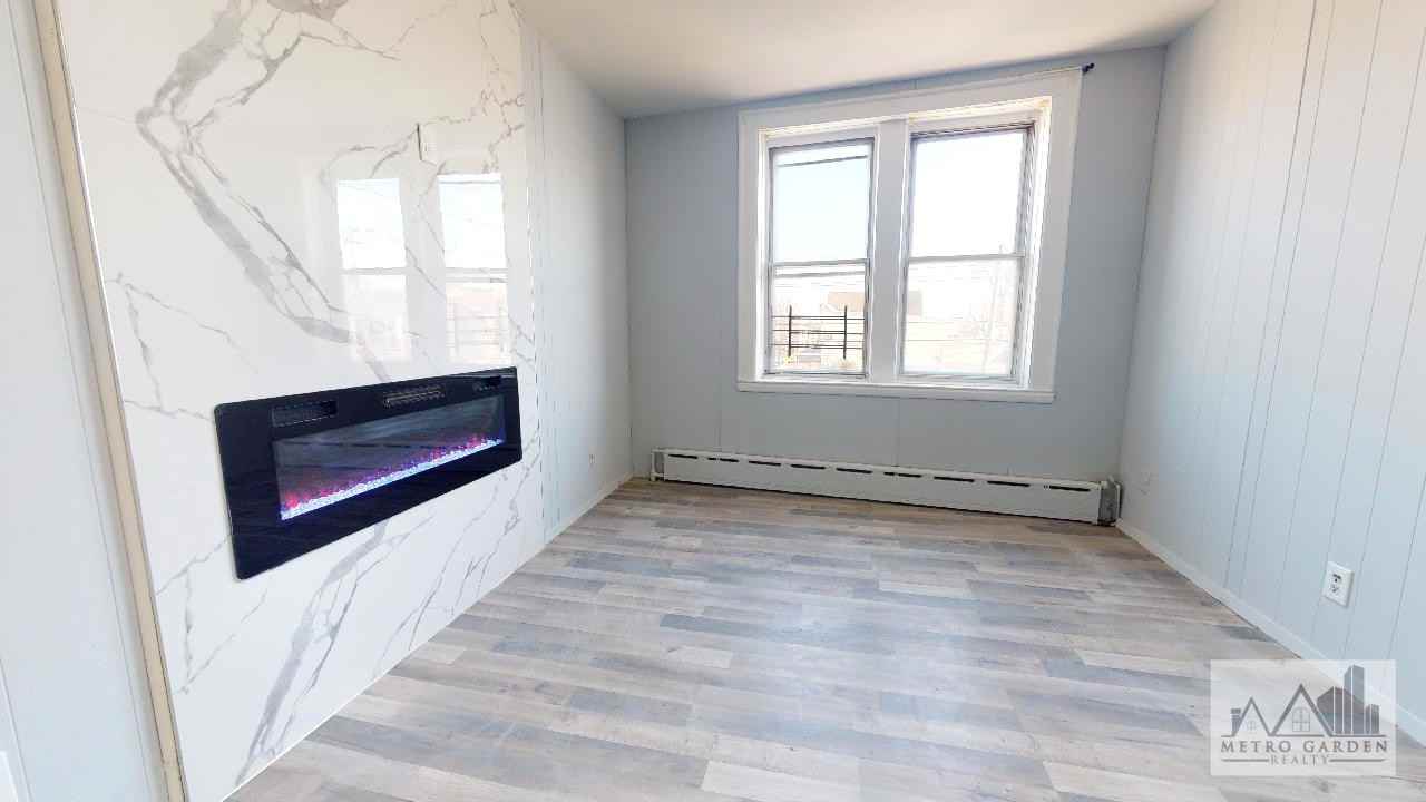 67 67 28 78th St #7 - Photo 3 of 16