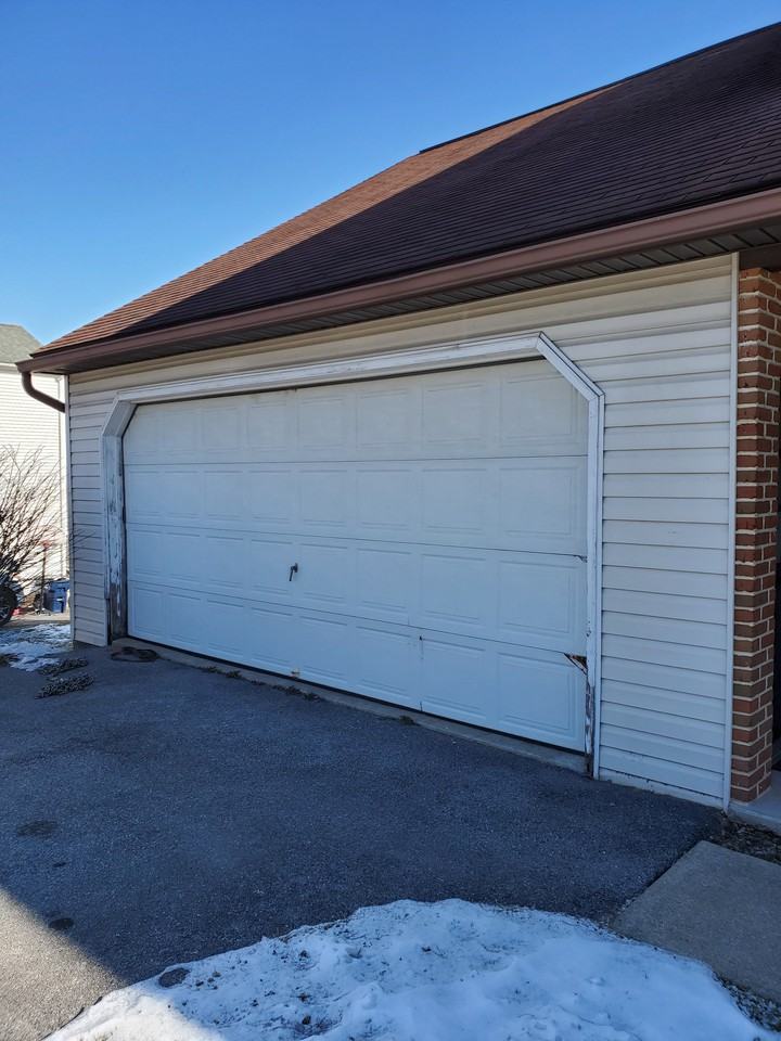 334 Broad St - Photo 3 of 40