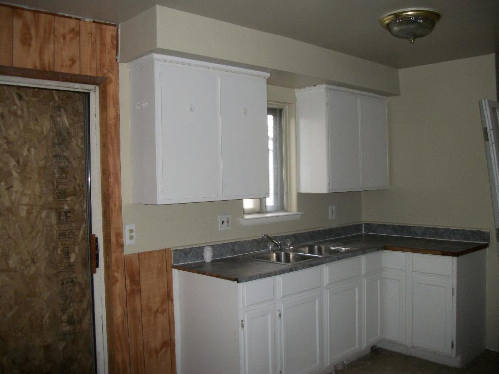 187 Goodell St - Photo 3 of 10