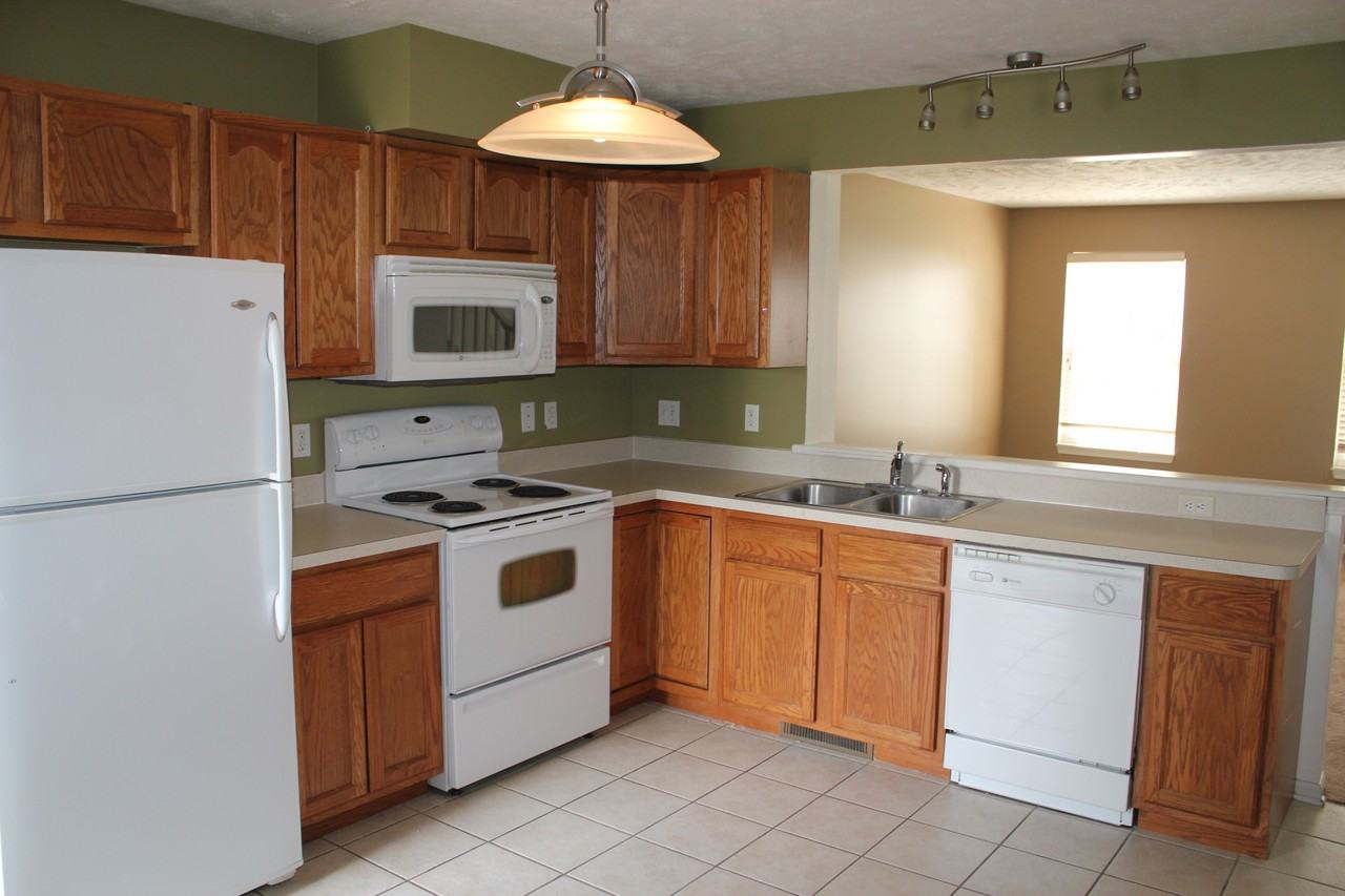 4509 W 193rd St - Photo 3 of 9