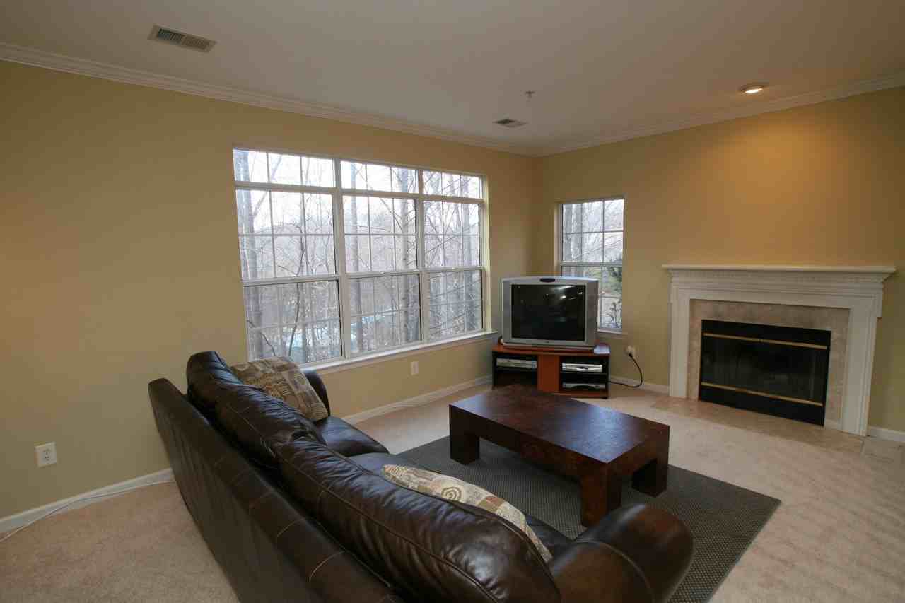 315 Overlook Dr #5 - Photo 3 of 16