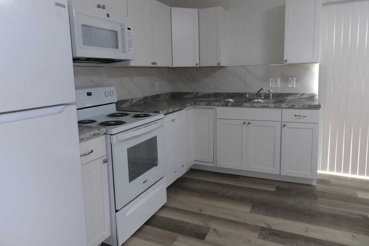 3100 S Alabama Ave - Photo 2 of 8