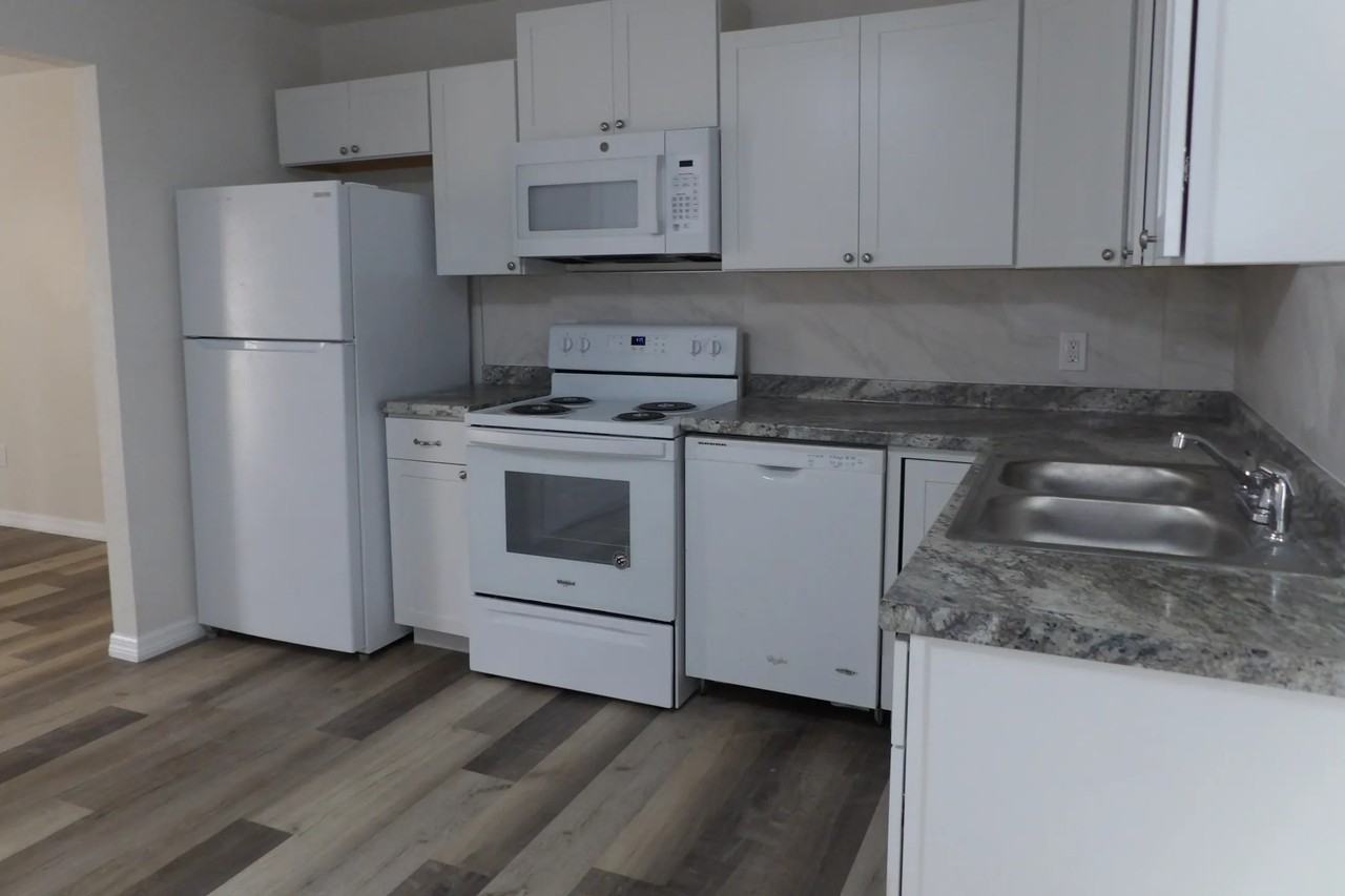 3100 S Alabama Ave - Photo 3 of 8
