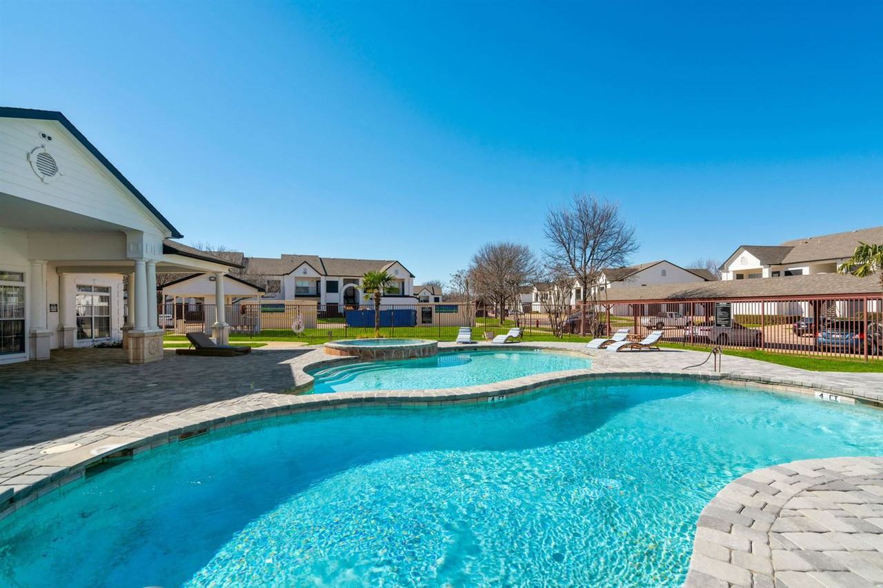 Tides on Westchester Apartments 620 W Westchester Pkwy, Grand Prairie