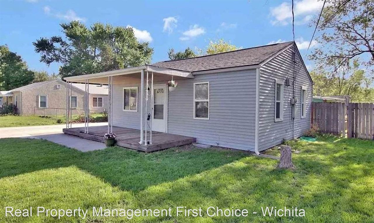 764 N Dougherty Ave - Photo 2 of 16