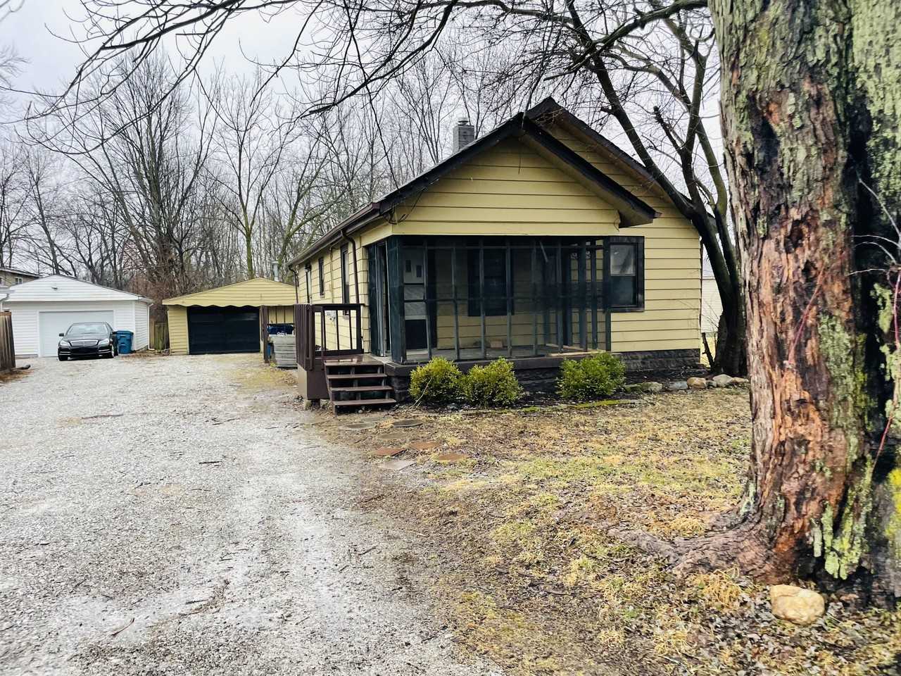 5139 W Miller St - Photo 2 of 7