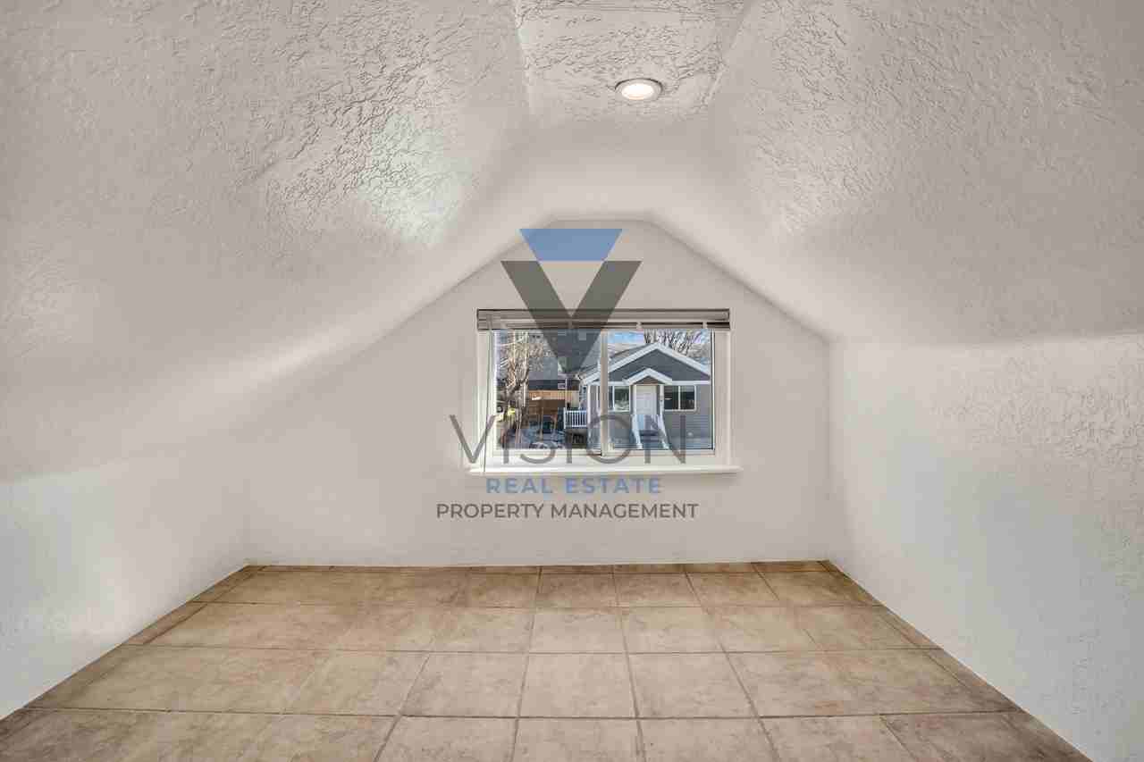 744 S Roberta St - Photo 3 of 18