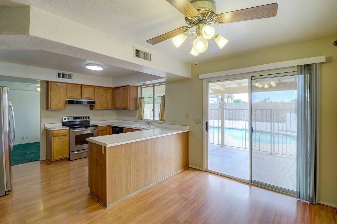 2517 W Knox Rd - Photo 3 of 27