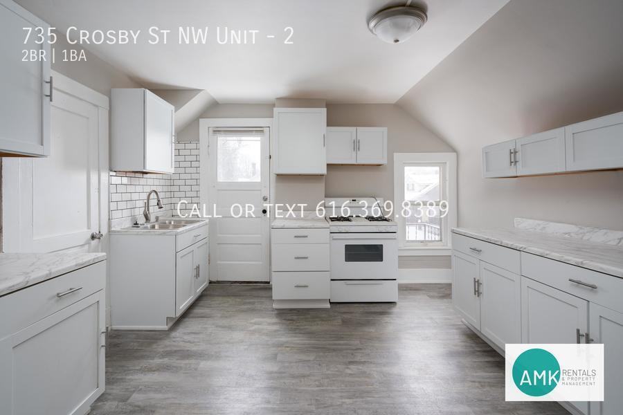 735 Crosby St Nw #2 - Photo 2 of 15