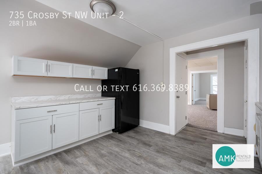 735 Crosby St Nw #2 - Photo 3 of 15