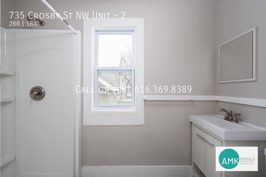 735 Crosby St Nw #2 - Photo 5 of 15