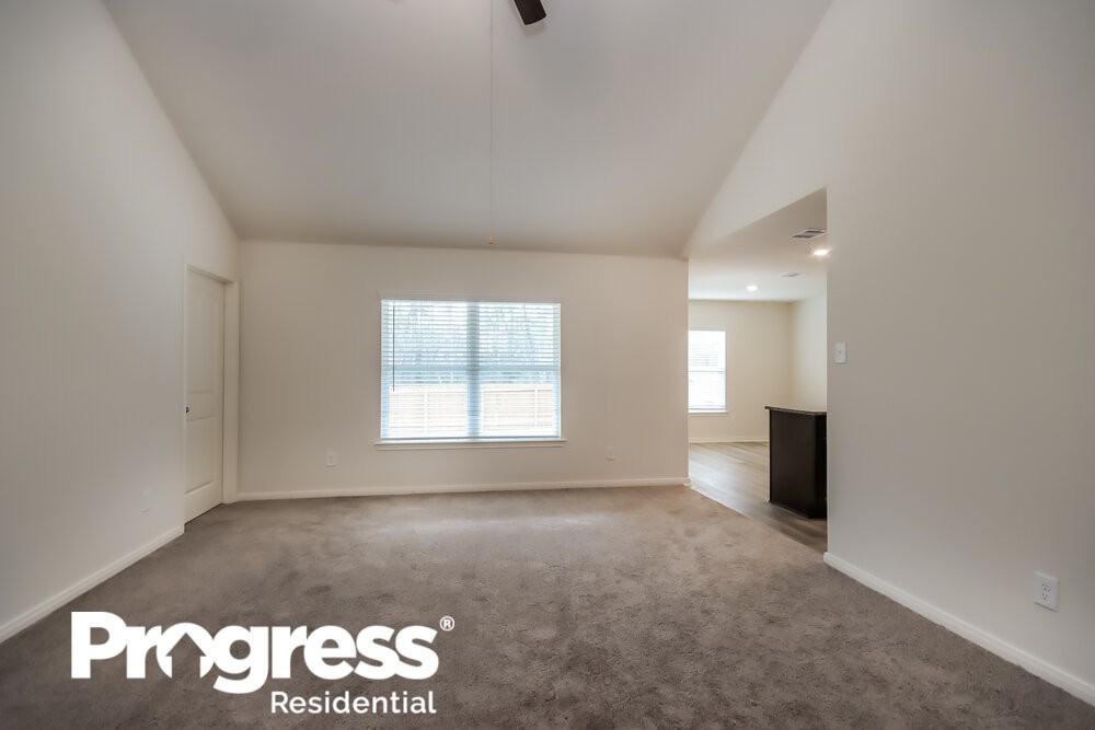 10514 Sweetwater Creek Dr - Photo 3 of 16