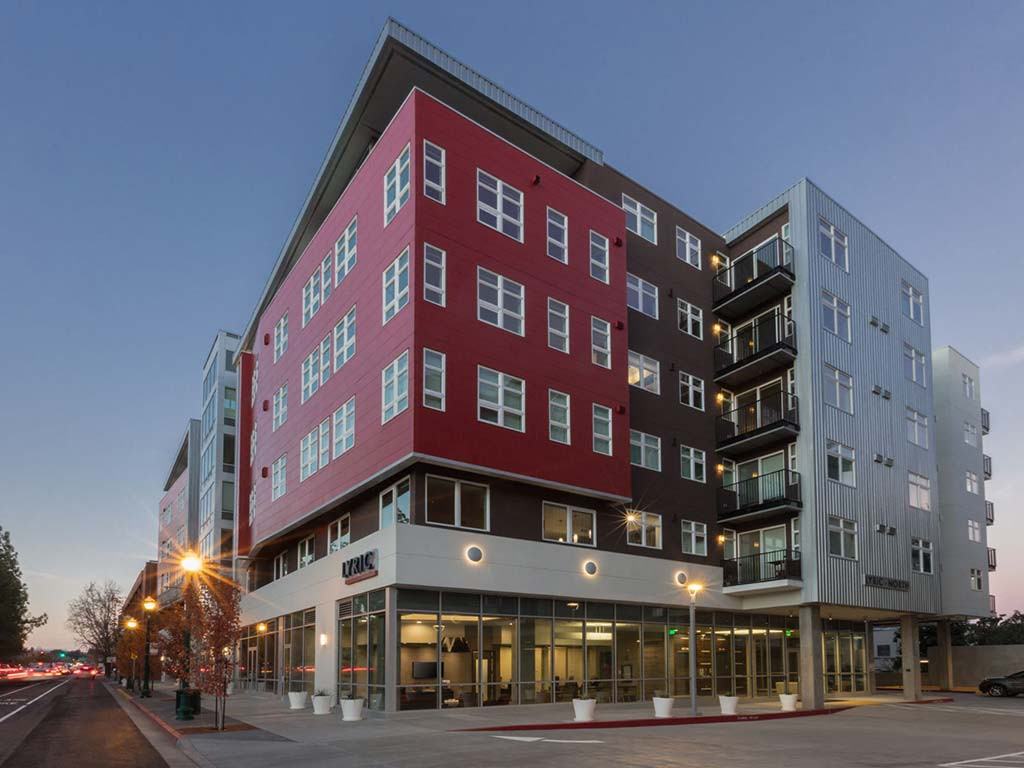 Lyric - Photo 6 of 49