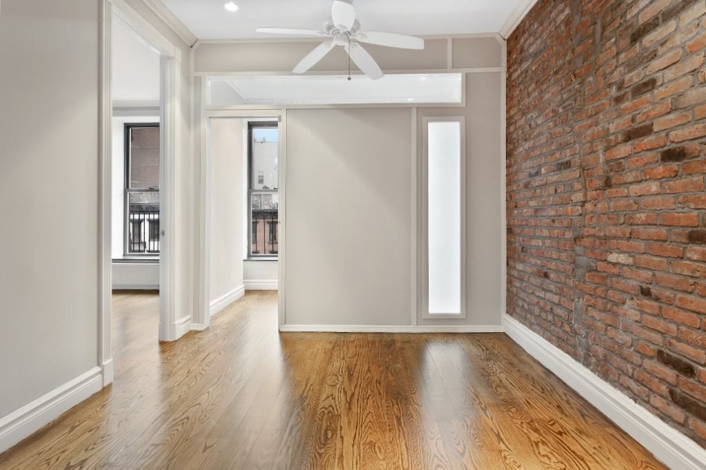 E 13th St #3E - Photo 4 of 8