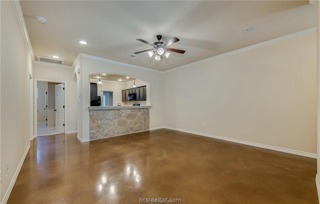 322 Newcomb Ln - Photo 3 of 20