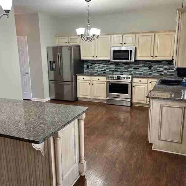 1043 Jade Ln #1 - Photo 4 of 40