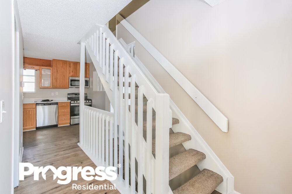 5050 Silver Bow Dr - Photo 3 of 15
