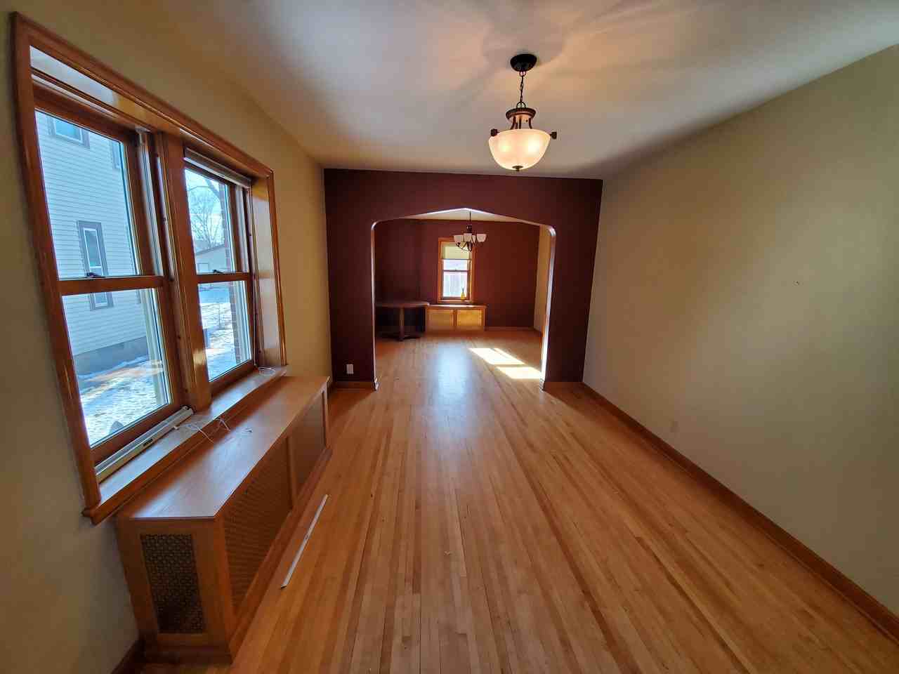 117 N Franklin St - Photo 3 of 26