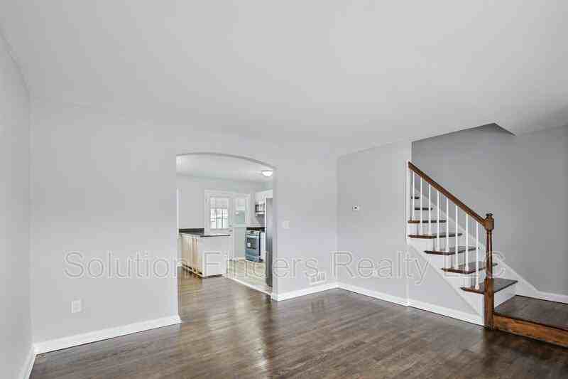 3314 Wallford Dr - Photo 5 of 17