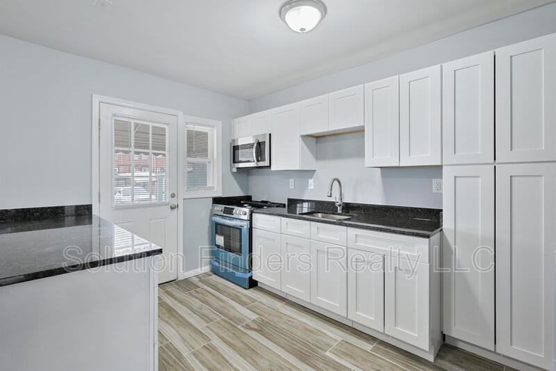 3314 Wallford Dr - Photo 6 of 17