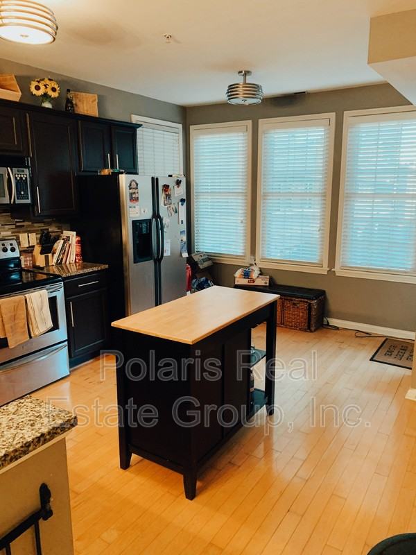 223 N New Jersey St #D - Photo 6 of 24