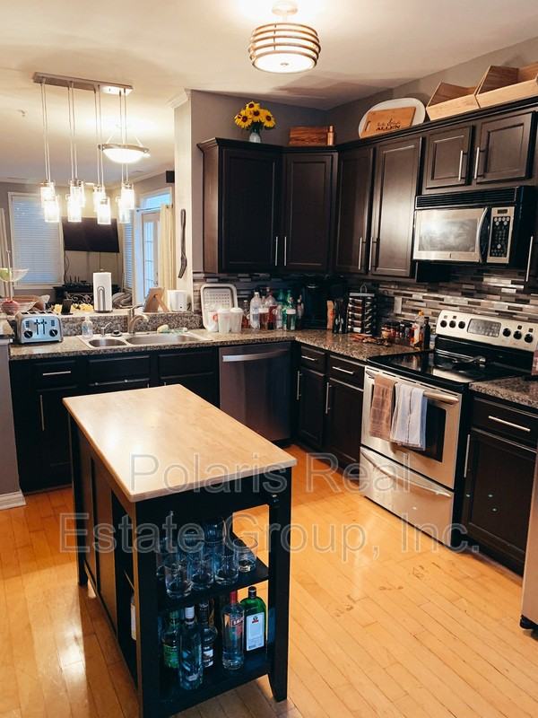 223 N New Jersey St #D - Photo 7 of 24