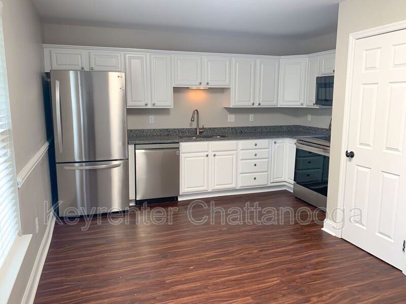 1121 Maple Tree Ln #1121 - Photo 2 of 10