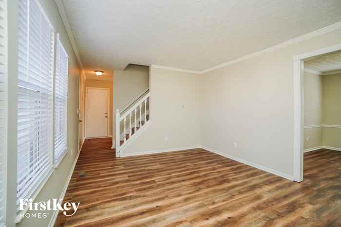 287 Coldwell Dr - Photo 2 of 12