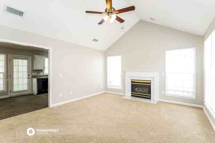 1323 Tucker Rd - Photo 3 of 16