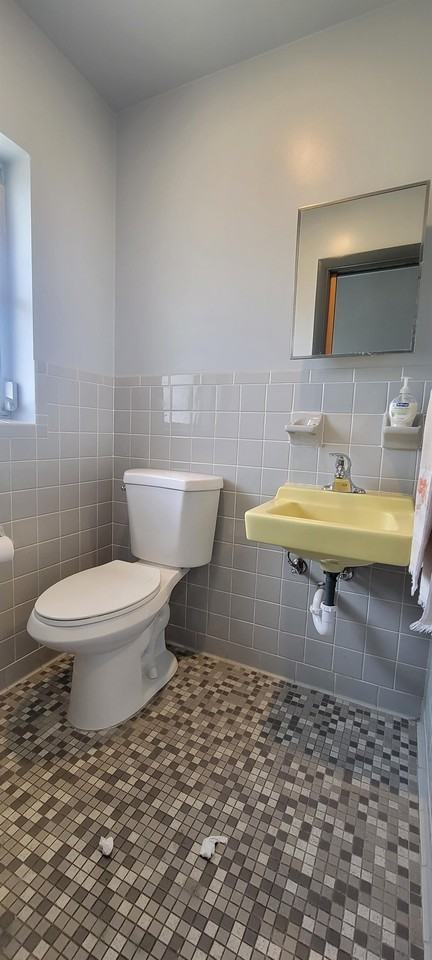 842 Hillside Ave #1 - Photo 3 of 13