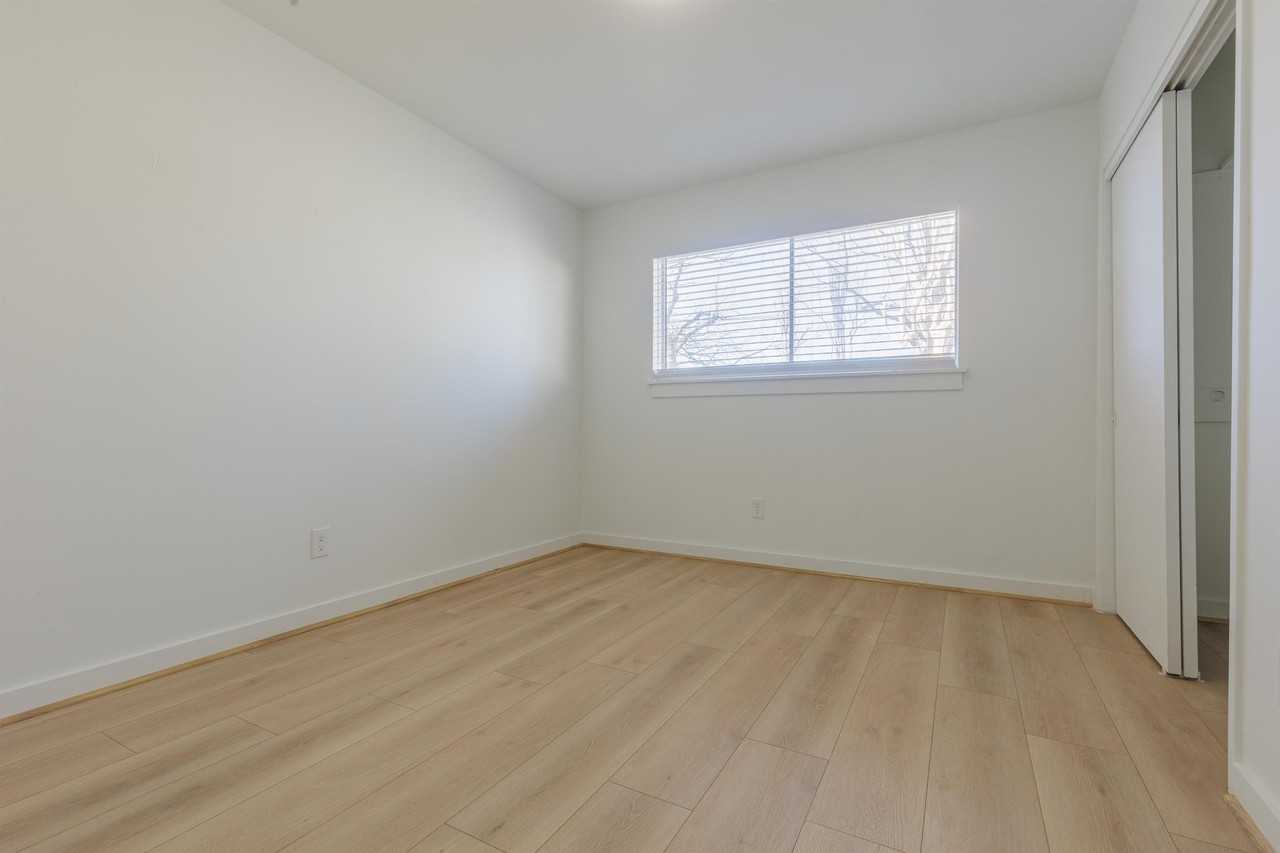 1106 Twin Falls Rd #1 - Photo 4 of 11