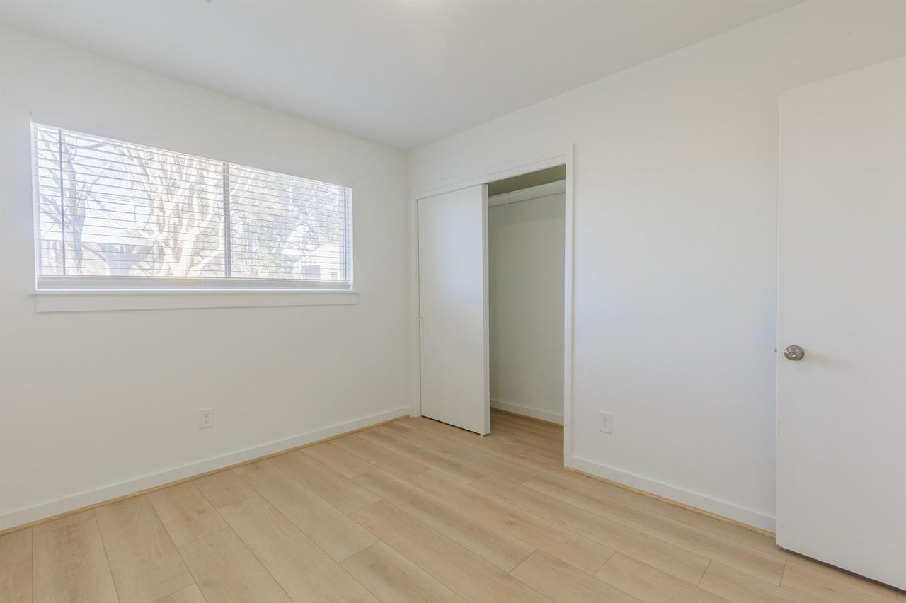 1106 Twin Falls Rd #1 - Photo 6 of 11