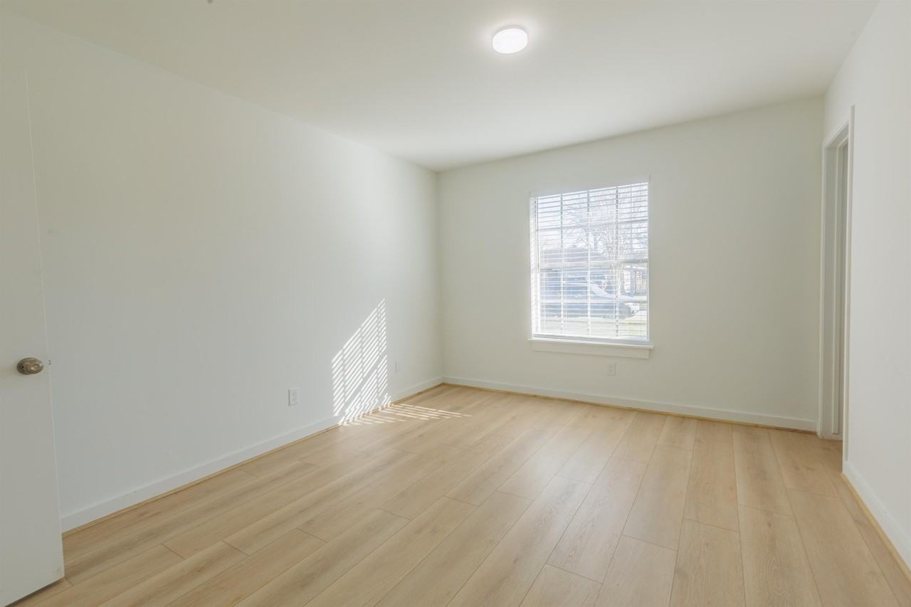 1106 Twin Falls Rd #1 - Photo 7 of 11