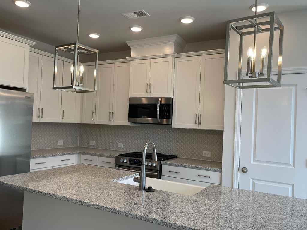 2227 Statesville Ave - Photo 4 of 18