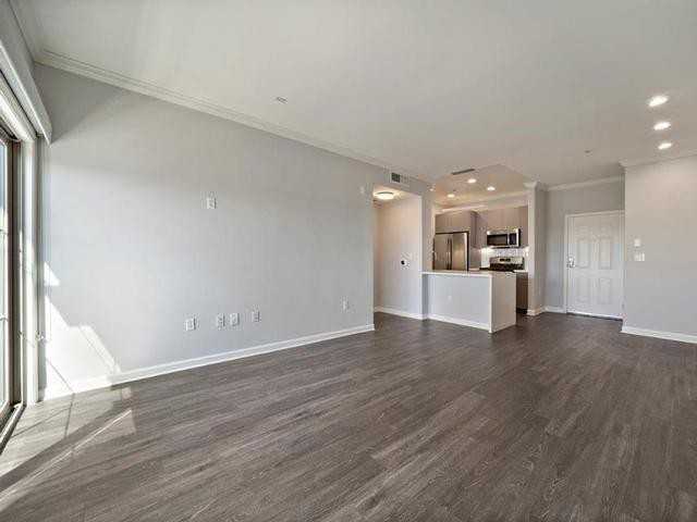 5353 Wilshire Boulevard - Photo 2 of 36