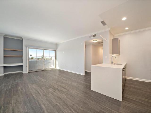 5353 Wilshire Blvd - Photo 2 of 36