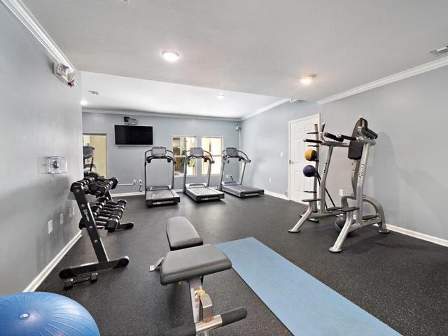 5353 Wilshire Blvd - Photo 3 of 36