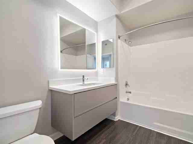 5353 Wilshire Boulevard - Photo 3 of 36