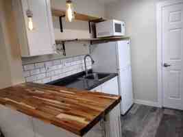 featured image of 722 E 5th St #1