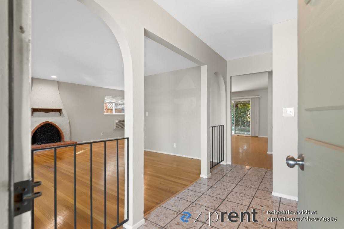 1627 Finch Way - Photo 2 of 22