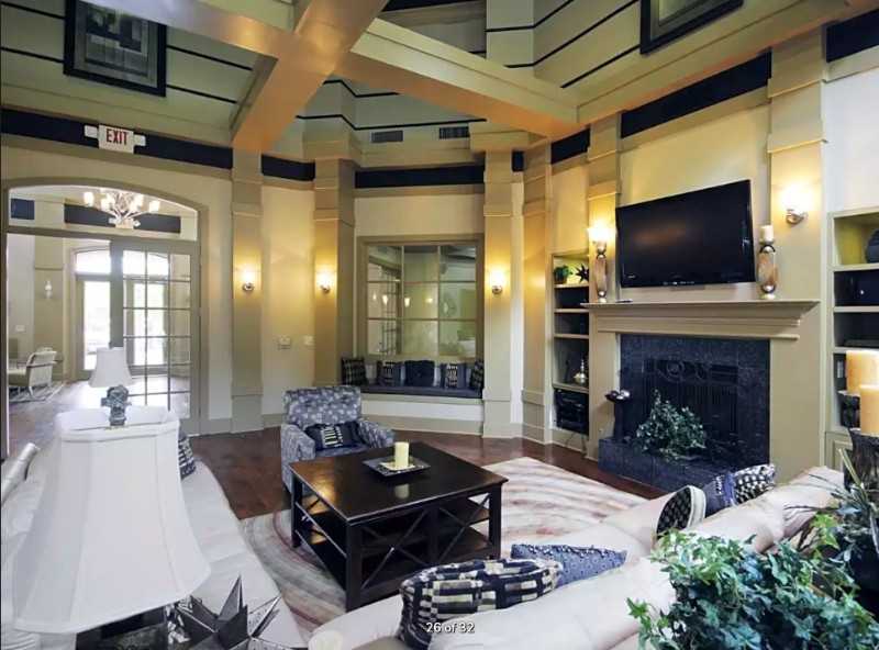 157 Yellowstone Dr #207 - Photo 4 of 16