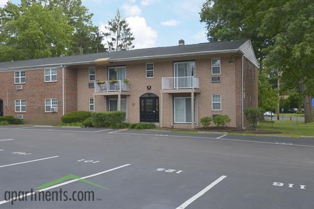 Pennsbury Court Apartments - Photo 3 of 5