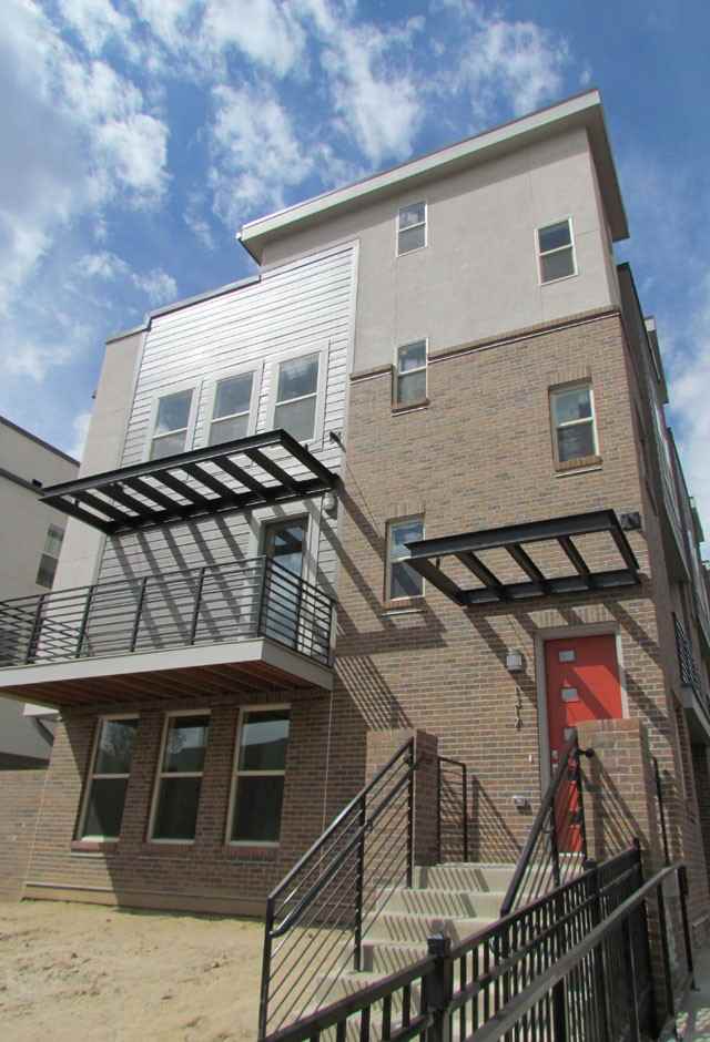 1317 Jackson Townhouse - Photo 2 of 3