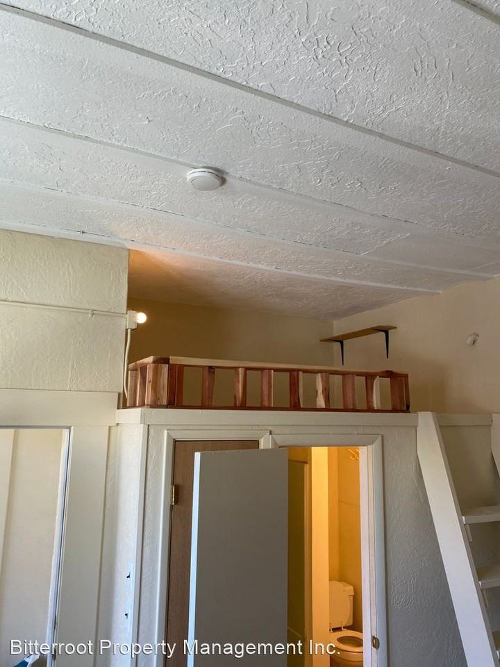 811 Woody - Photo 3 of 11