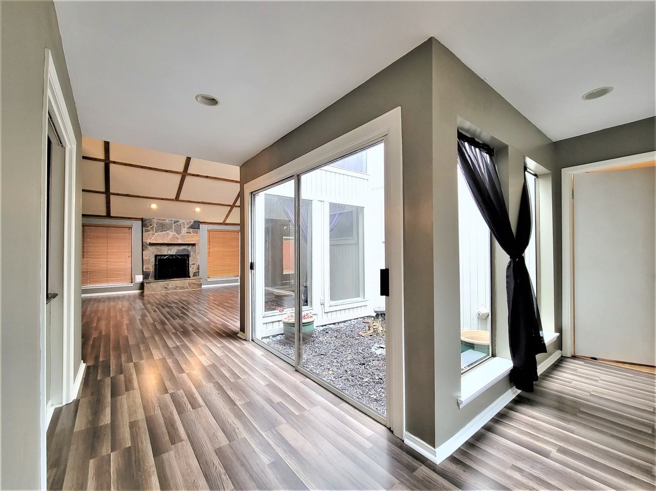 13122 Waldemere Dr - Photo 2 of 15