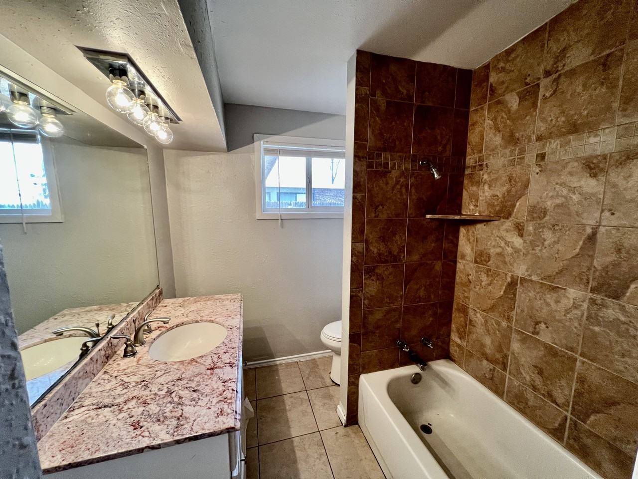 2824 65th St - Photo 3 of 7