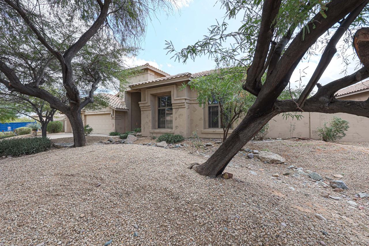 12653 E Laurel Ln - Photo 2 of 36