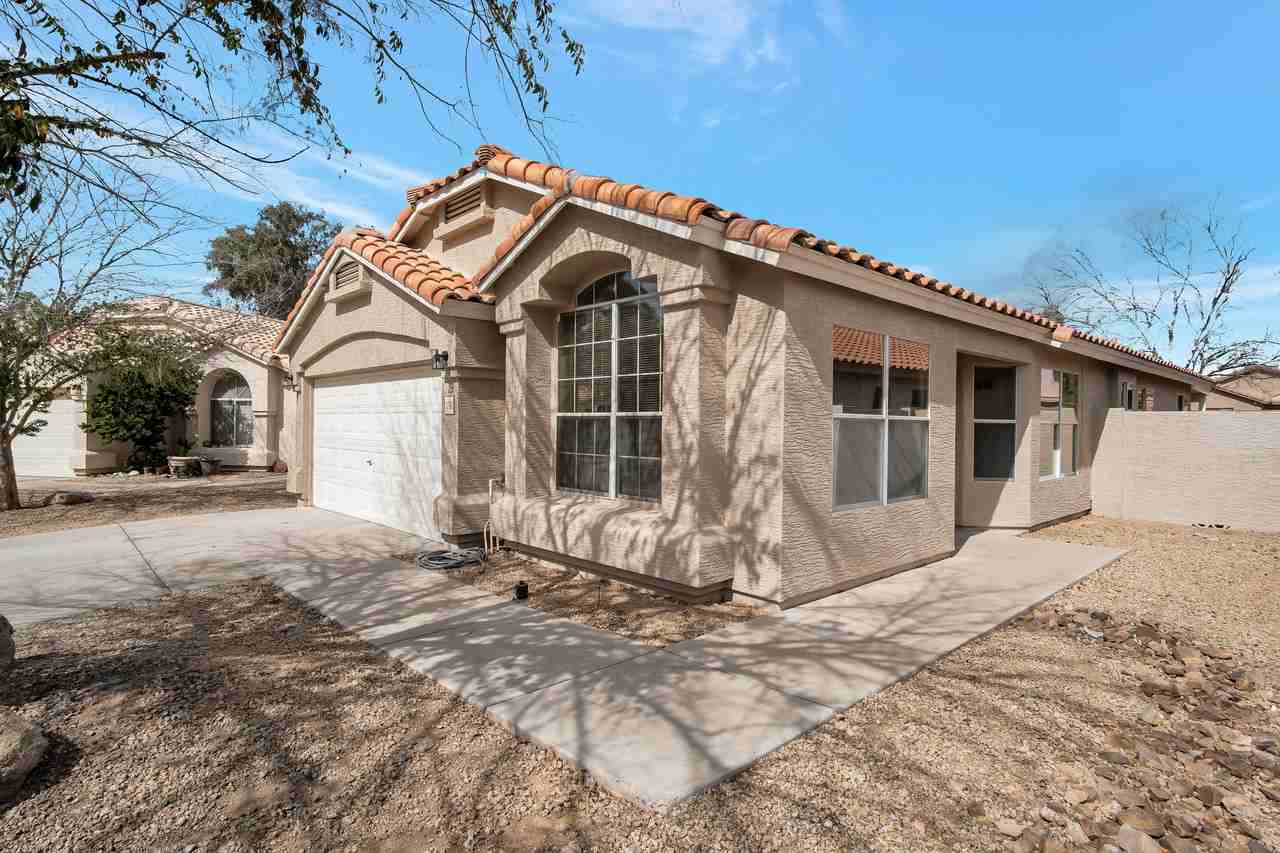 1200 W Kingbird Dr - Photo 2 of 17